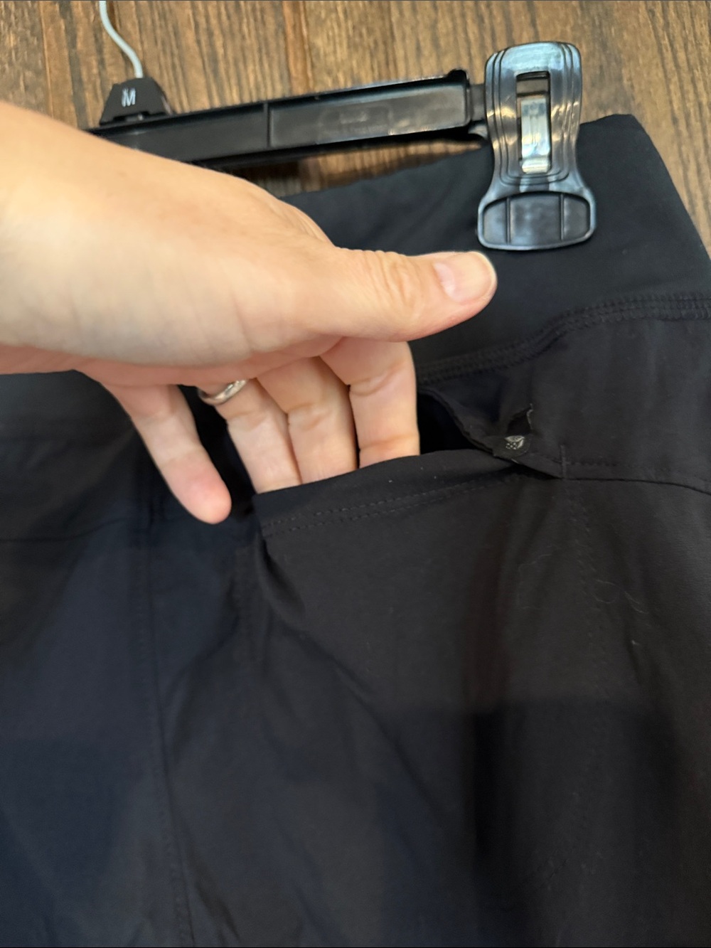 Mountain Hardware Black Athletic Zip Pocket Leggings Small - Picture 7 of 10